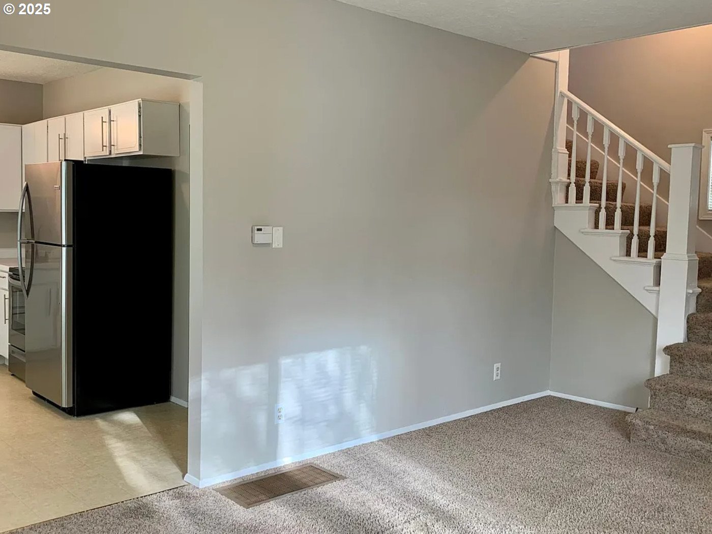 5135 Northeast Flanders Street Portland, OR 97213 - Photo 6 of 16 Living Room
