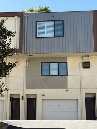 $3,900 | 2924 Rowena Avenue, Unit 8, Los Angeles, CA 90039