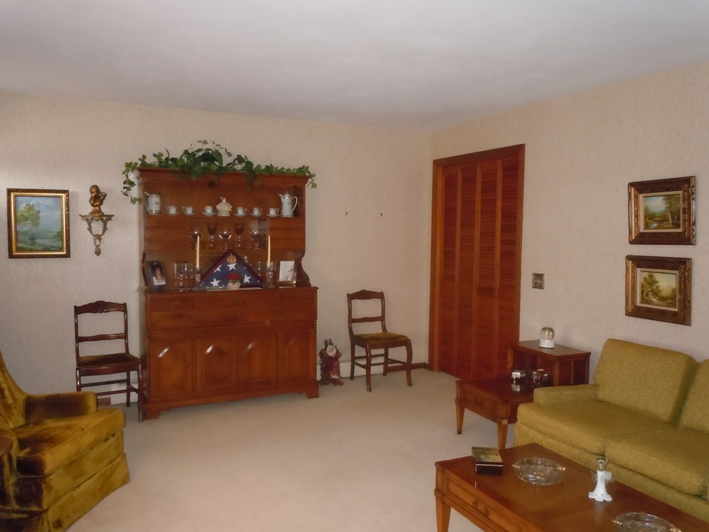 17 West Allen Ridge Road East Longmeadow, MA 01028 - Photo 5 of 27