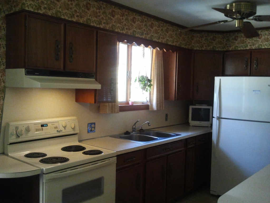 17 West Allen Ridge Road East Longmeadow, MA 01028 - Photo 6 of 27