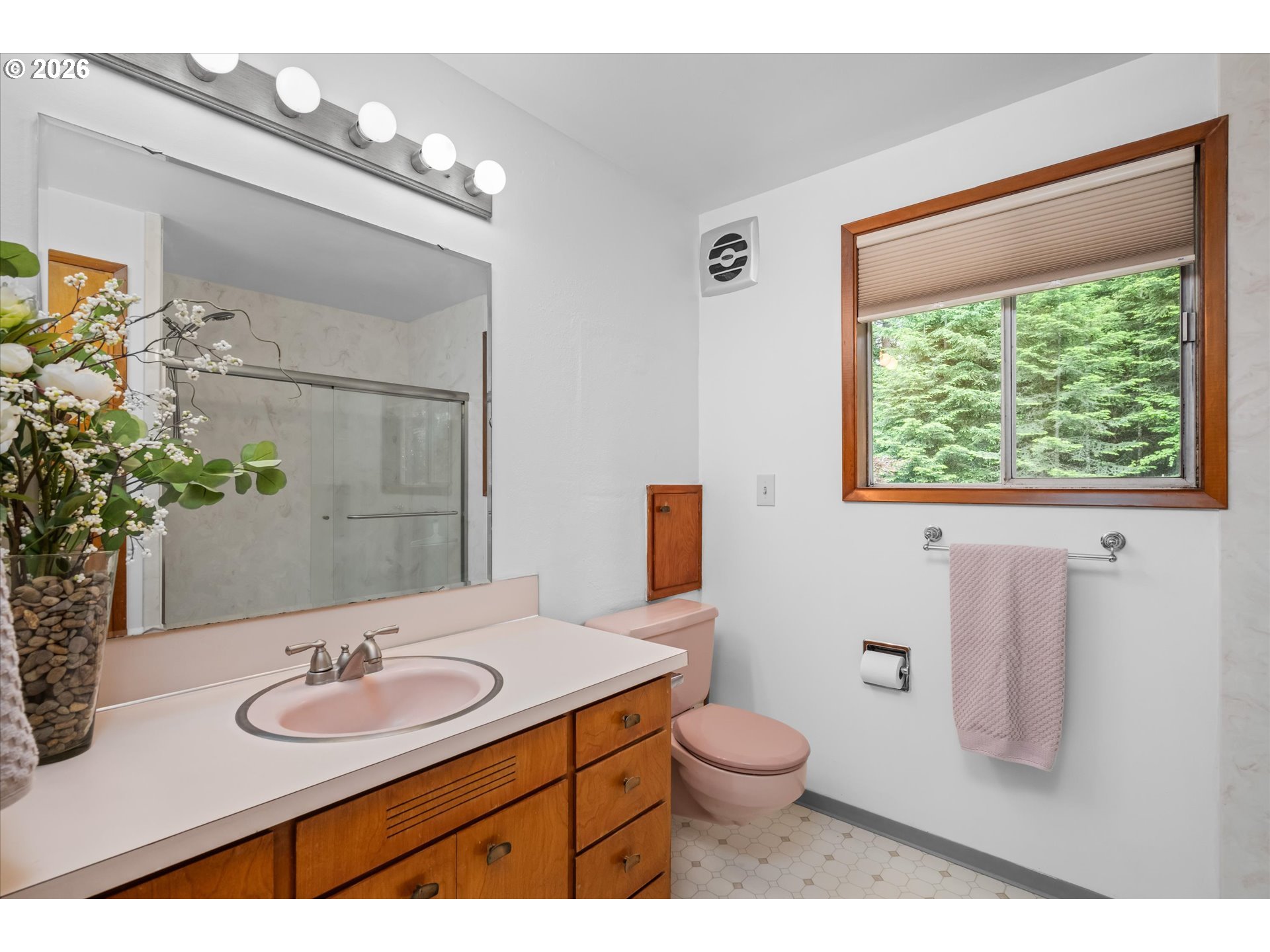 27828 Gibralter Loop Eugene, OR 97405 - Photo 18 of 48 Bathroom