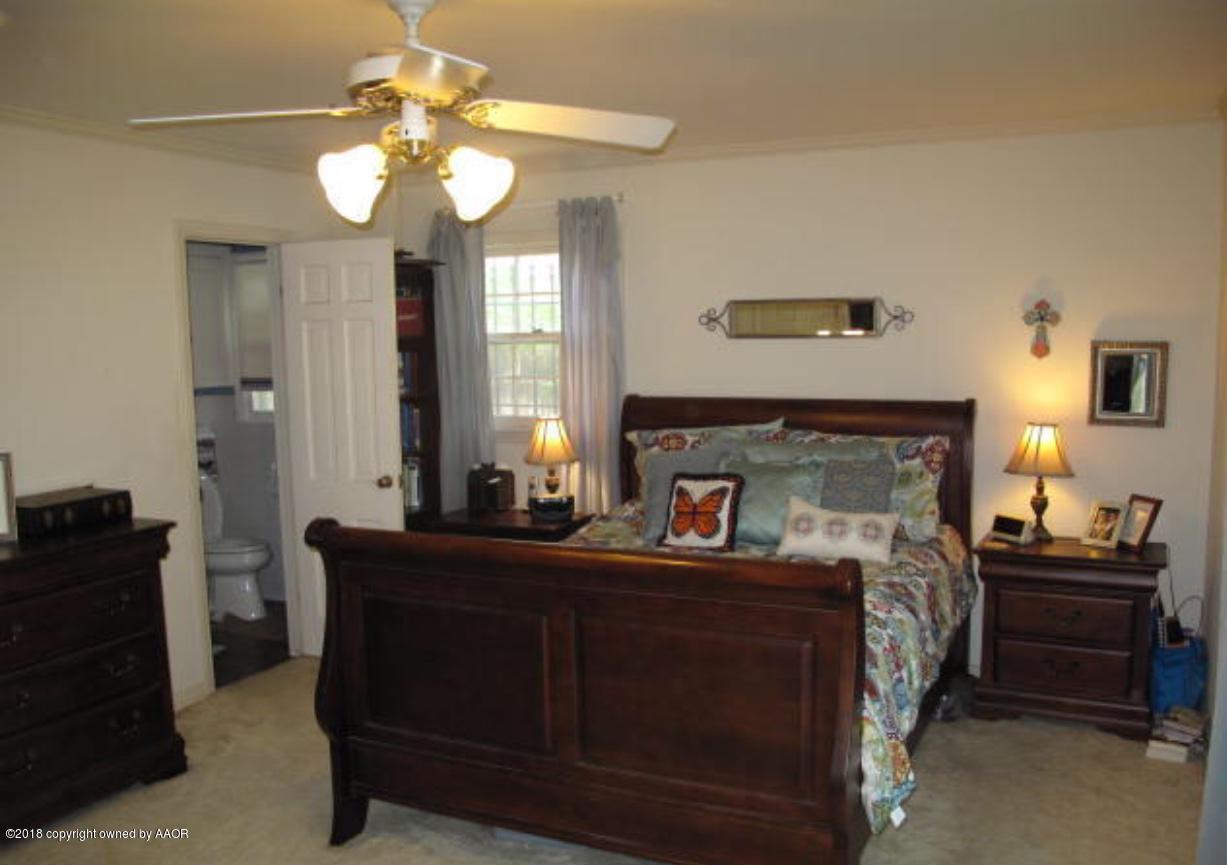 6204 Gainsborough Road Amarillo, TX 79106 - Photo 8 of 12 master