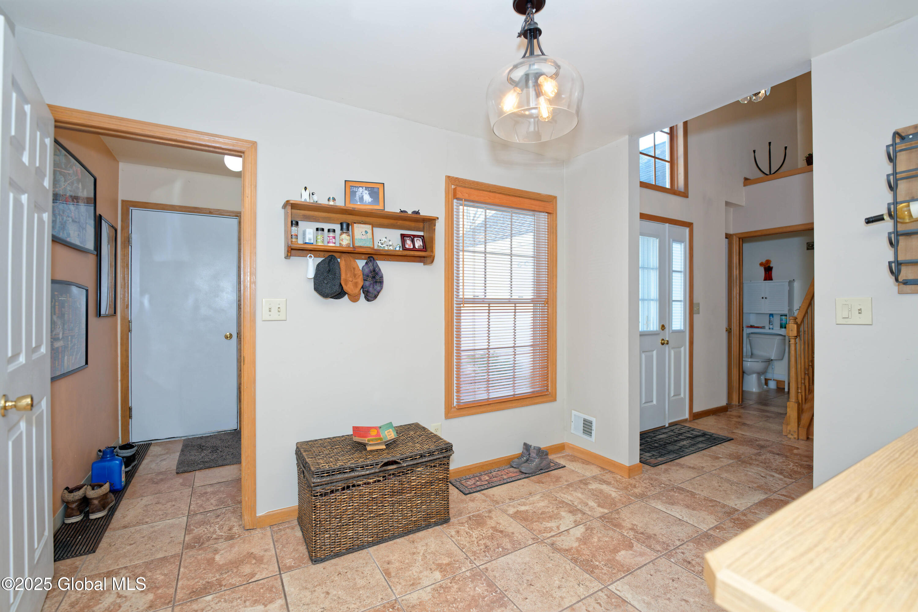 82 Killarney Drive Niskayuna, NY 12309 - Photo 13 of 37 4 Kitchen 3