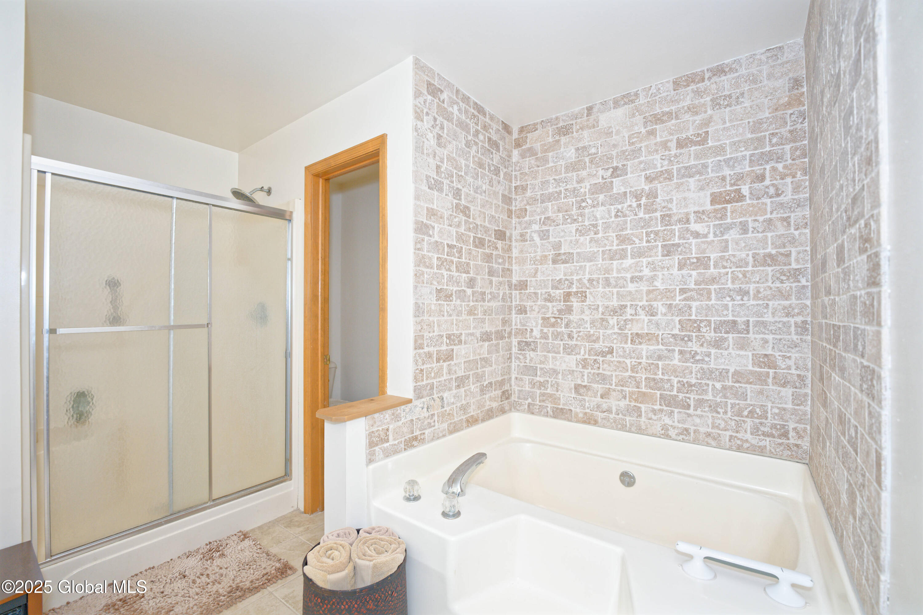 82 Killarney Drive Niskayuna, NY 12309 - Photo 19 of 37 5 Master 3