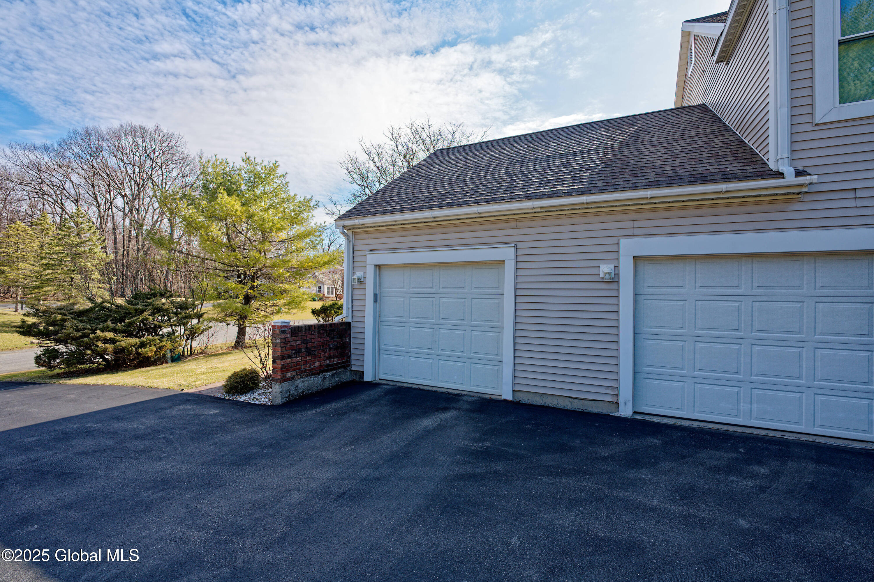 82 Killarney Drive Niskayuna, NY 12309 - Photo 36 of 37 Yard 6