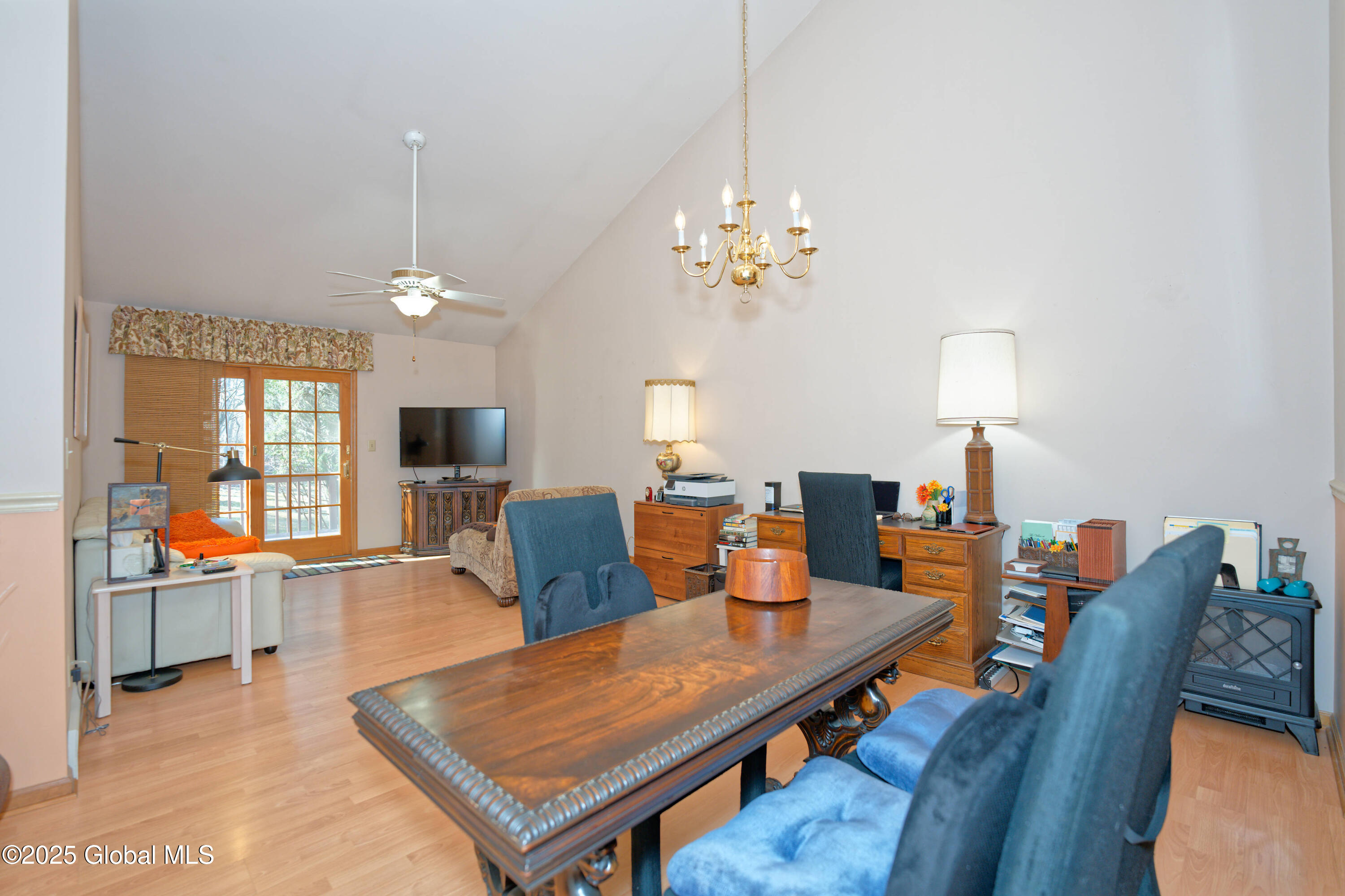 82 Killarney Drive Niskayuna, NY 12309 - Photo 5 of 37 2 Diningroom 1