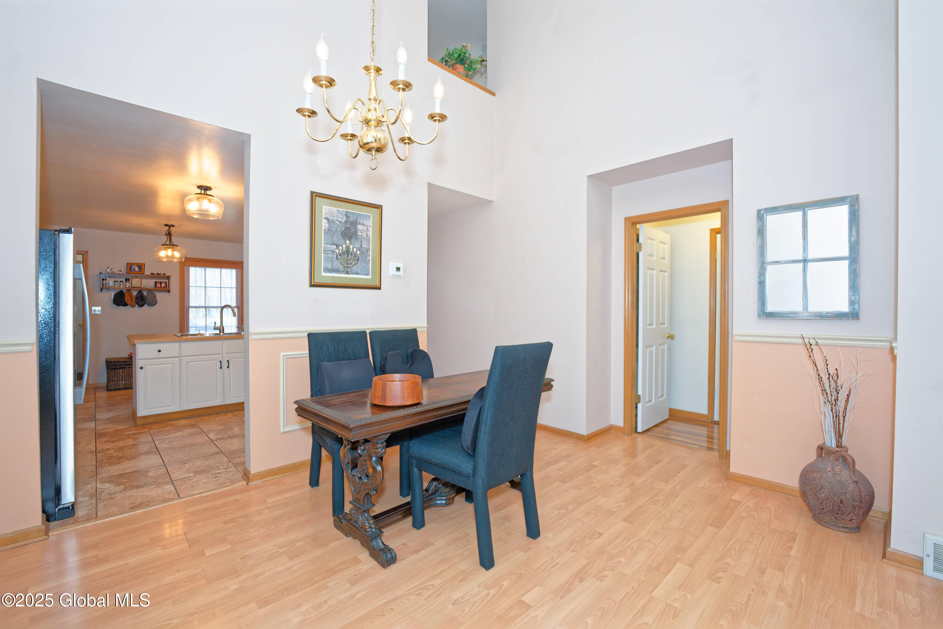 82 Killarney Drive Niskayuna, NY 12309 - Photo 6 of 37 2 Diningroom 2