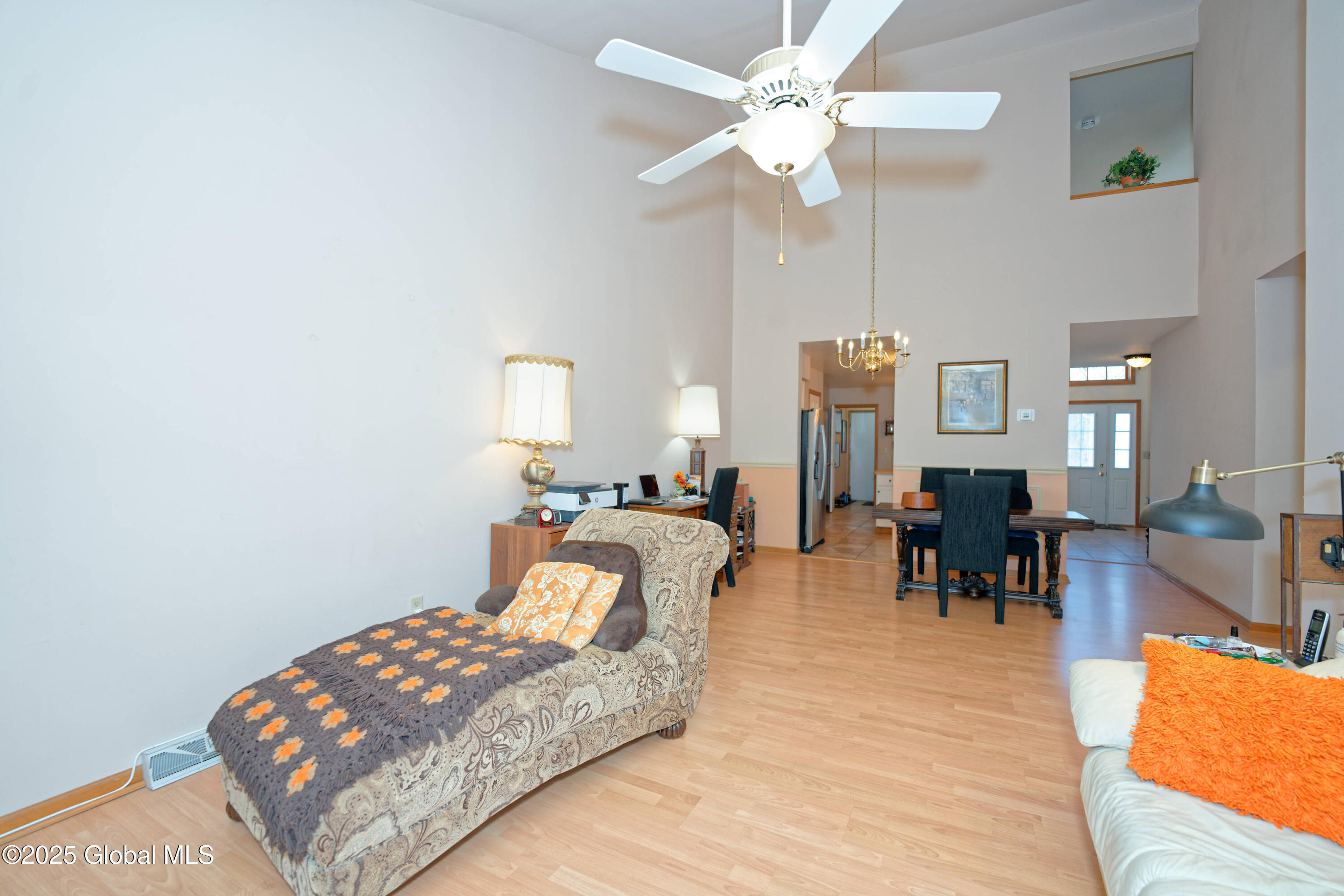 82 Killarney Drive Niskayuna, NY 12309 - Photo 8 of 37 3 Livingroom 1