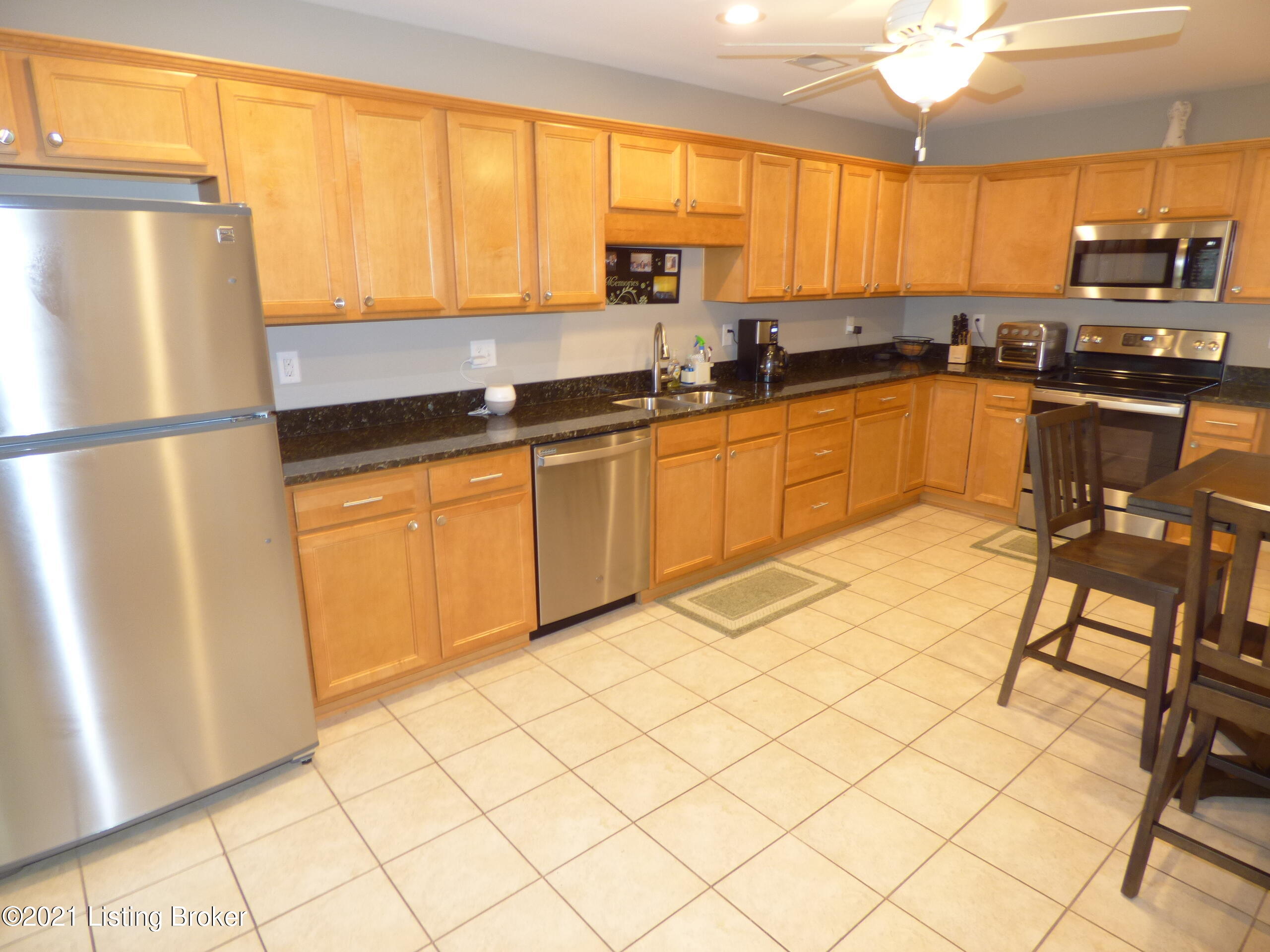 6434 Renate Road Louisville, KY 40291 - Photo 7 of 44 P1330002