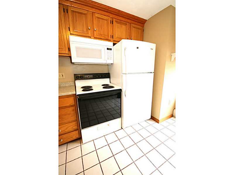 5 Wake Robin Road, Unit 2301 Lincoln, RI 02865 - Photo 7 of 9 Kitchen.