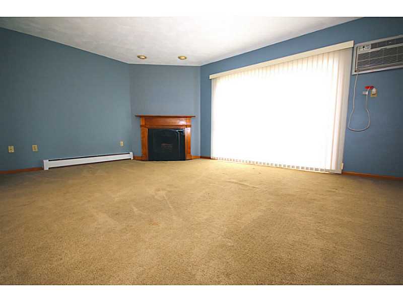 5 Wake Robin Road, Unit 2301 Lincoln, RI 02865 - Photo 8 of 9 Living Room.