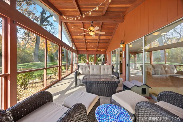 $489,900 | 1007 Beau Brummel Drive, Sleepy Hollow, IL 60118