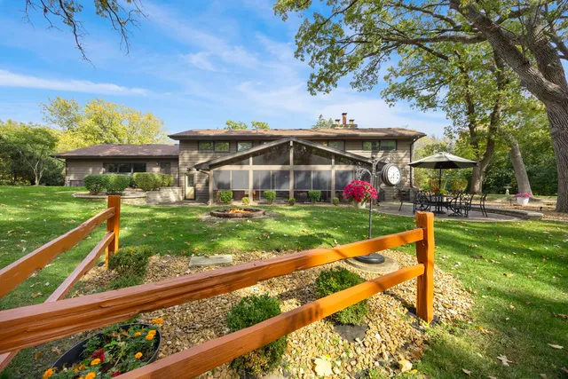 $489,900 | 1007 Beau Brummel Drive, Sleepy Hollow, IL 60118