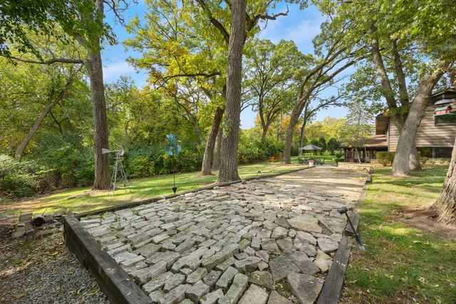 $489,900 | 1007 Beau Brummel Drive, Sleepy Hollow, IL 60118