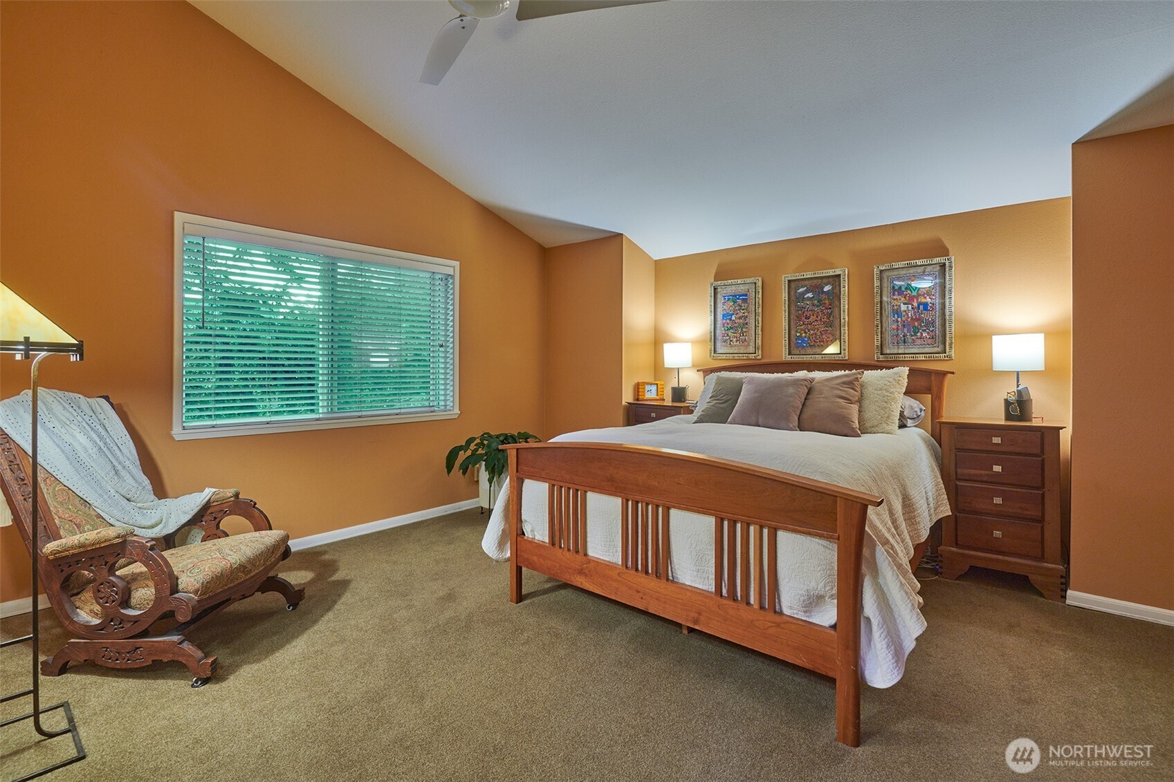 909 North 35th Street, Unit 403 Seattle, WA 98103 - Photo 17 of 37