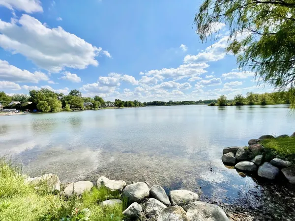 $1,900,000 | 551 West Kennedy Road, Braidwood, IL 60408