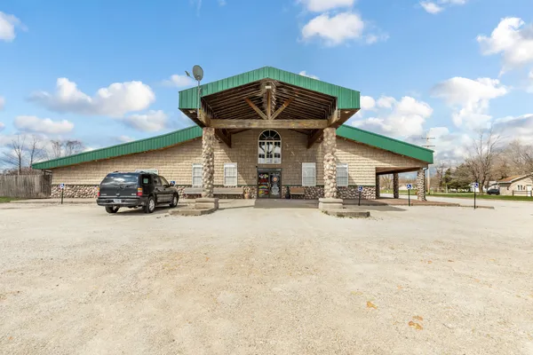 $1,900,000 | 551 West Kennedy Road, Braidwood, IL 60408