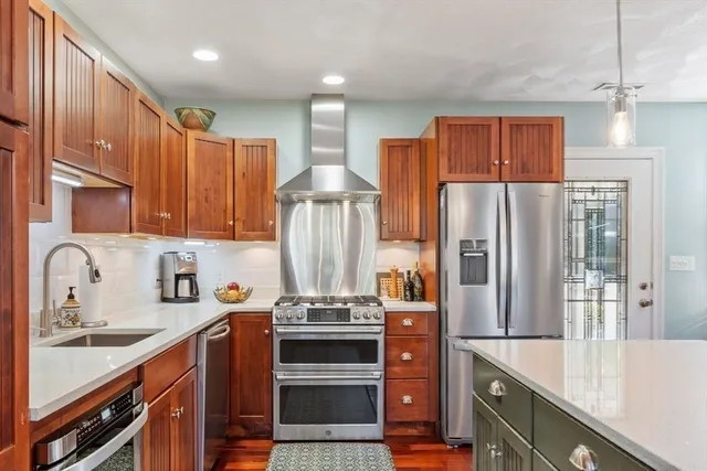 $579,900 | 158 Lowell Street, Unit 4, Peabody, MA 01960