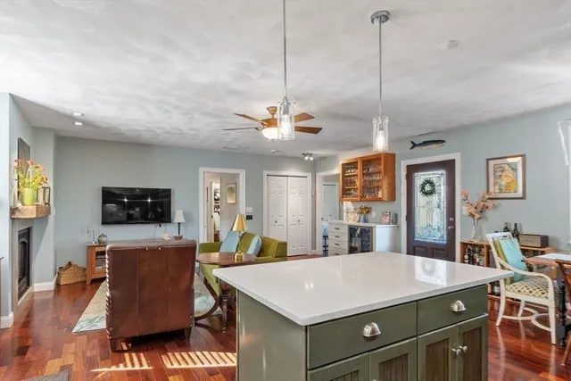 $579,900 | 158 Lowell Street, Unit 4, Peabody, MA 01960