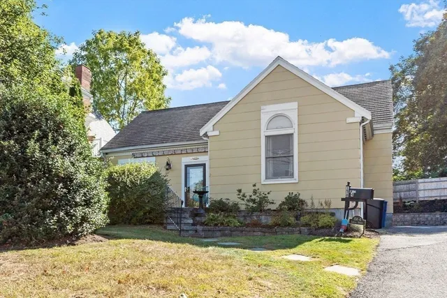 $579,900 | 158 Lowell Street, Unit 4, Peabody, MA 01960