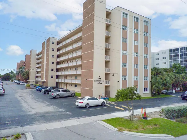 $195,000 | 609 Northeast 14th Avenue, Unit 603, Hallandale Beach, FL 33009