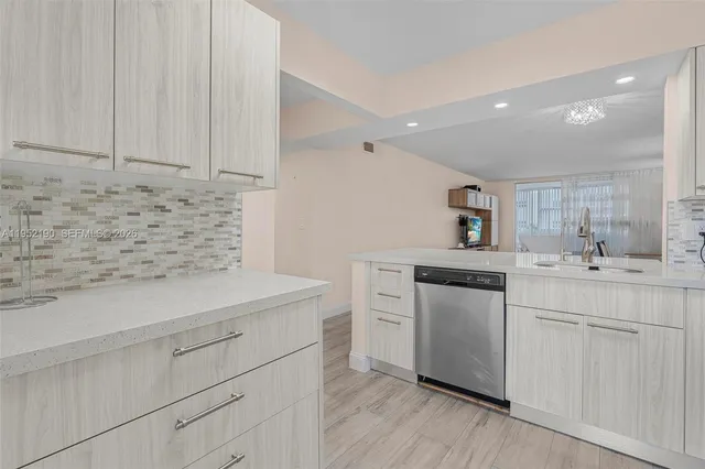 $195,000 | 609 Northeast 14th Avenue, Unit 603, Hallandale Beach, FL 33009