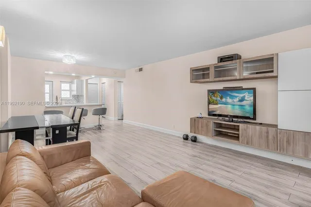 $195,000 | 609 Northeast 14th Avenue, Unit 603, Hallandale Beach, FL 33009