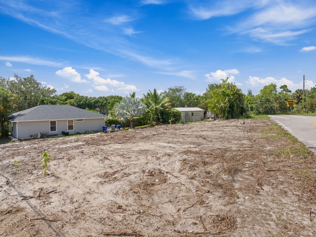 1325 2nd Road Southwest Vero Beach, FL 32962 - Photo 8 of 12