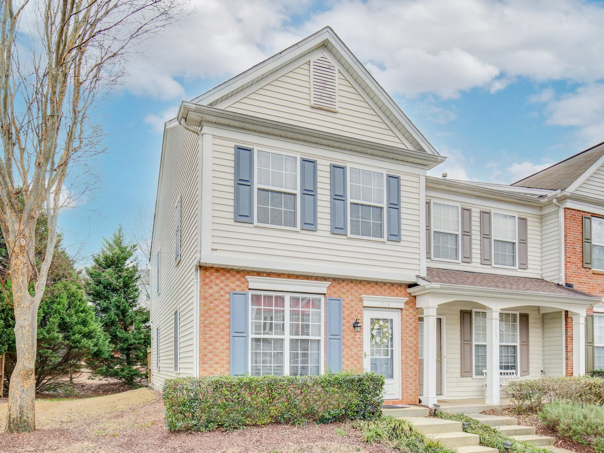 1714 Sorrell Brook Way Raleigh, NC 27609 - Photo 2 of 29 Photo 2
