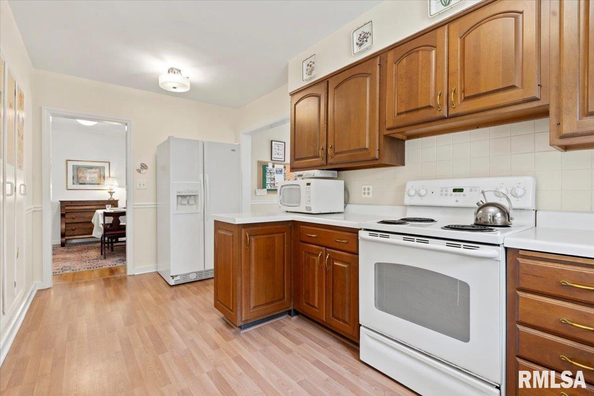 2048 Cherry Road Springfield, IL 62704 - Photo 9 of 31