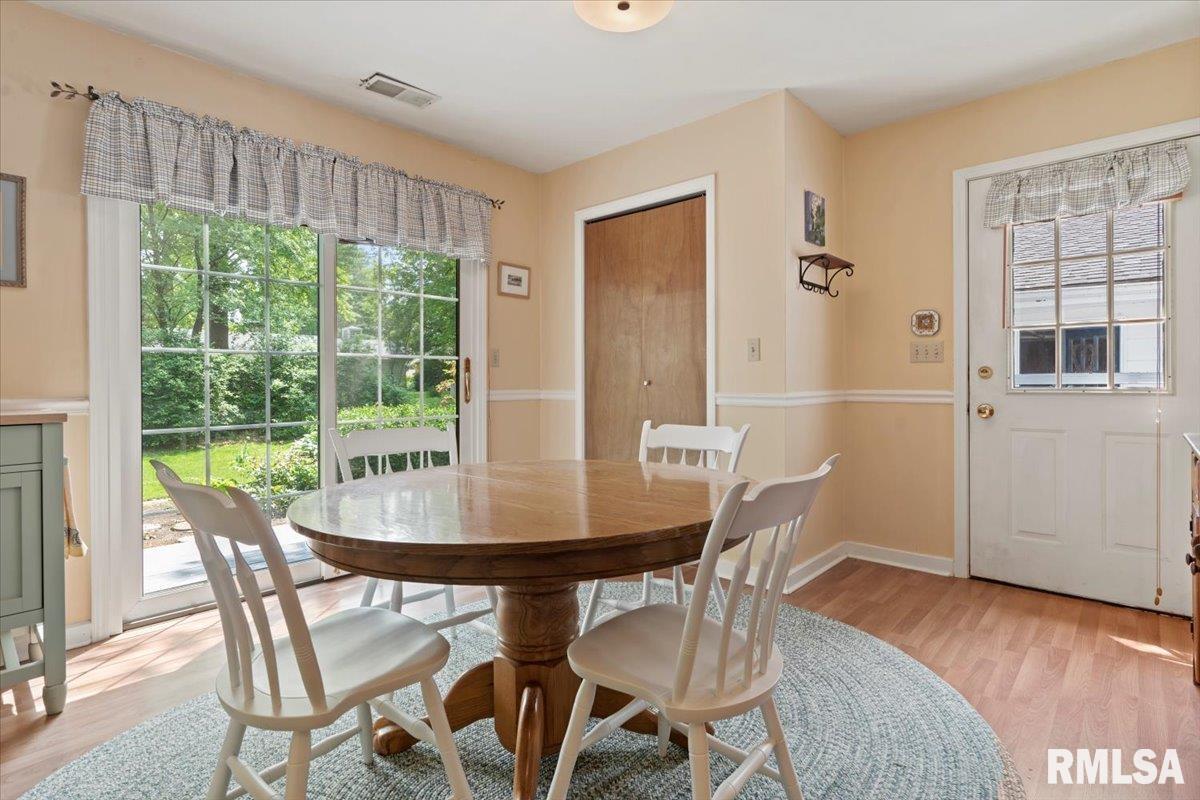 2048 Cherry Road Springfield, IL 62704 - Photo 10 of 31