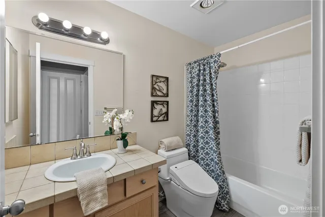 $664,000 | 10500 221st Lane Northeast, Unit 202, Redmond, WA 98053