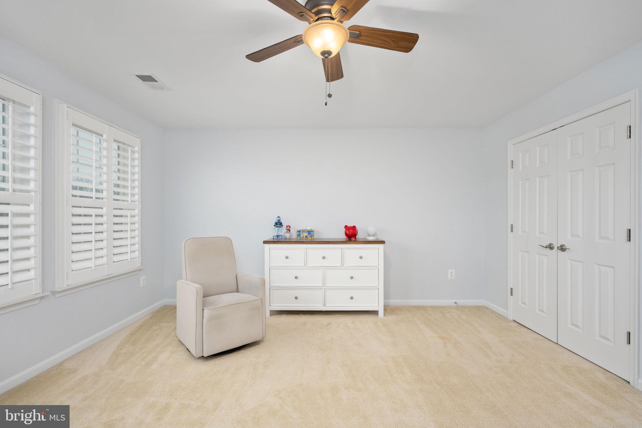 6044 Masondale Road Alexandria, VA 22315 - Photo 53 of 64 a room with furniture and a window