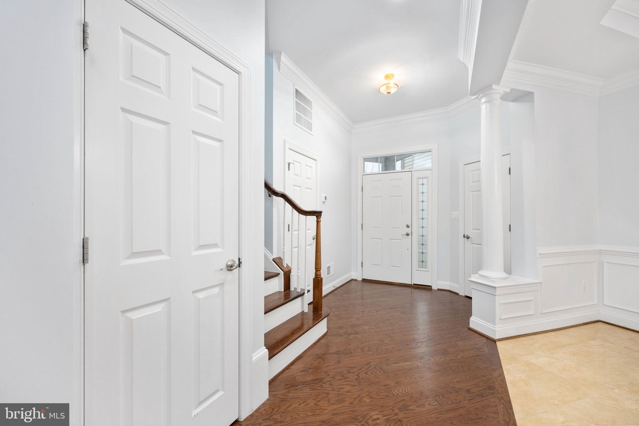 6044 Masondale Road Alexandria, VA 22315 - Photo 7 of 64 Entry