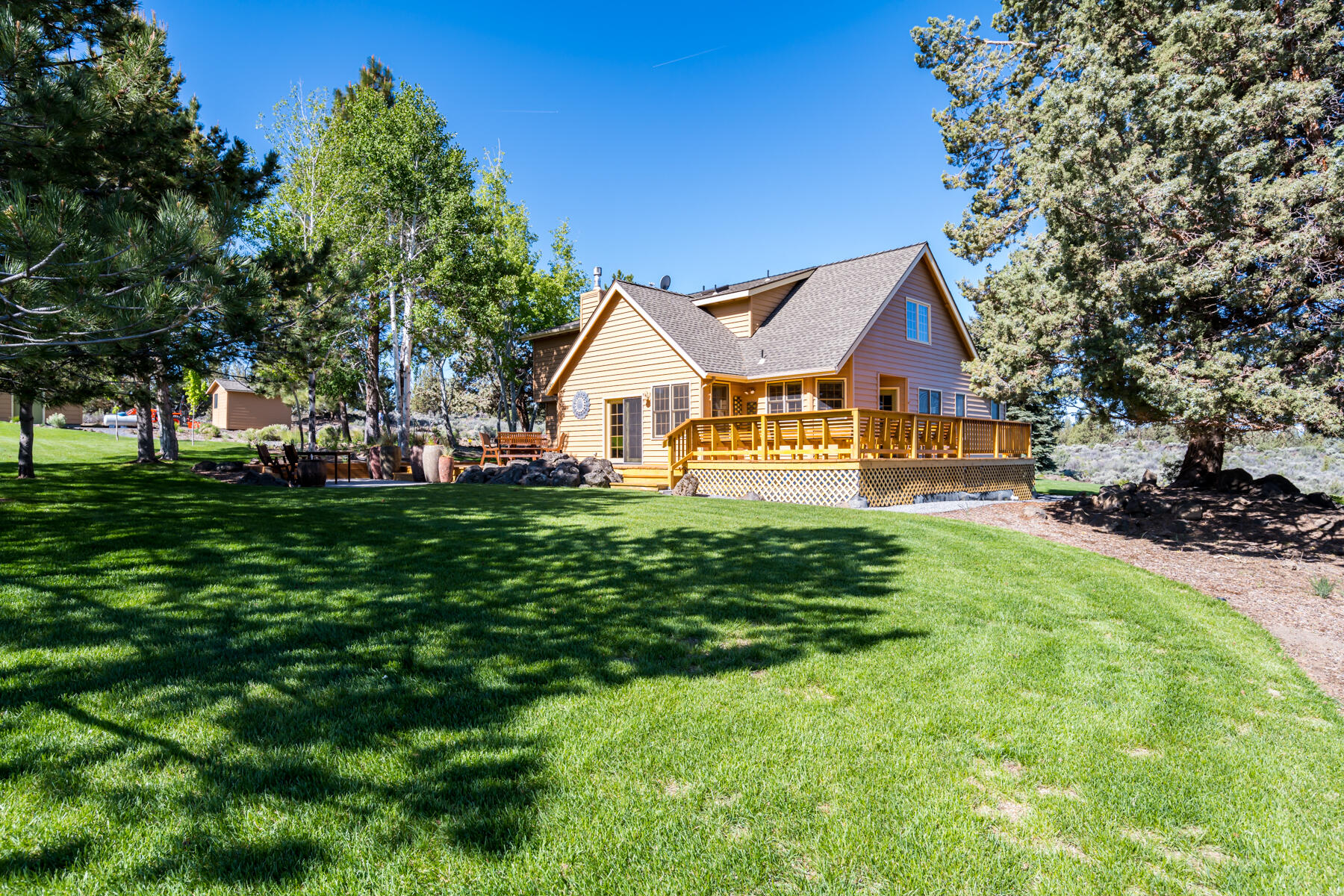 60520 Groff Road Bend, OR 97702 - Photo 8 of 42 50JH5_5211