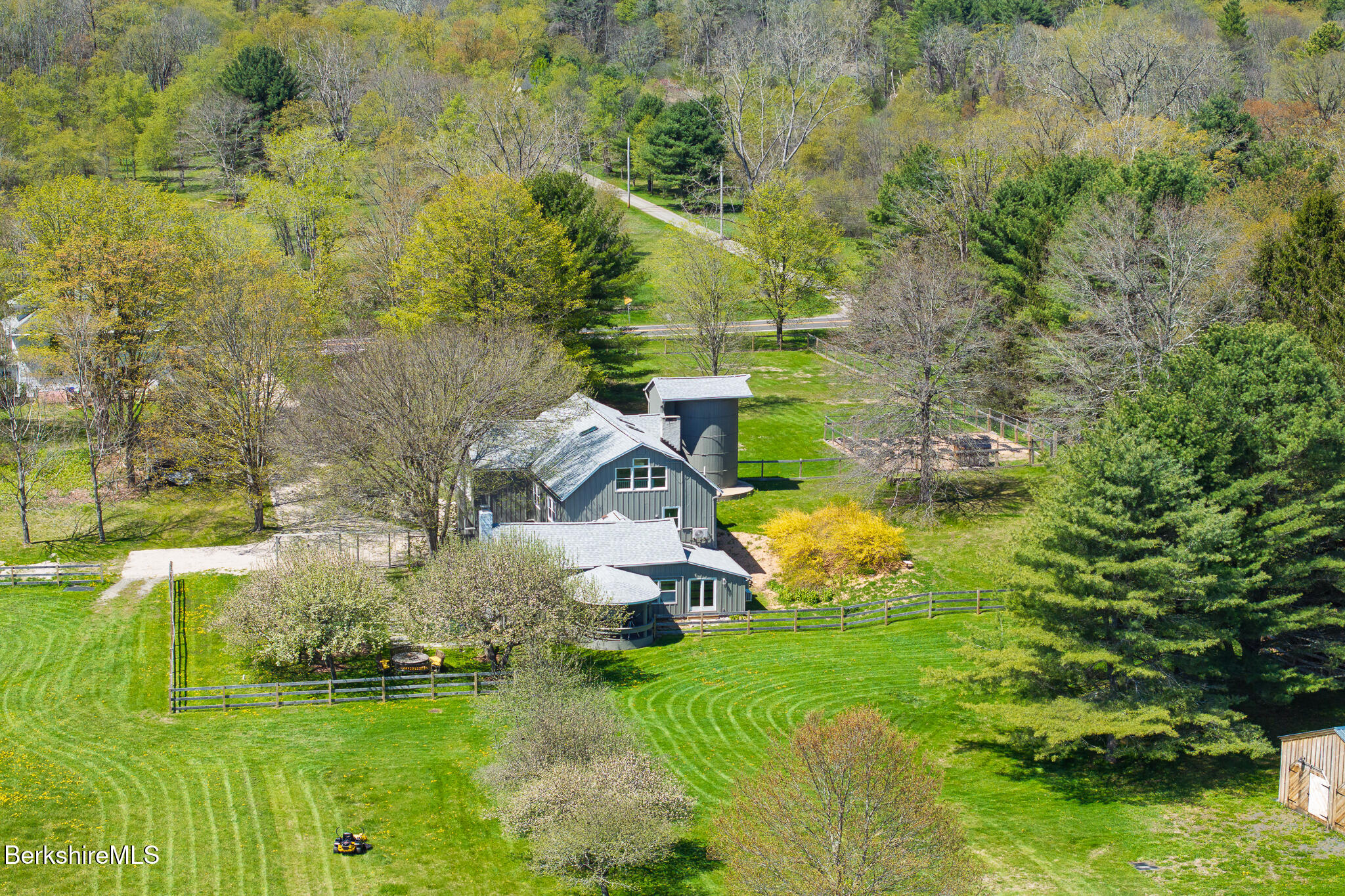302 A Egremont Plain Road Egremont, MA 01230 - Photo 5 of 71 302 A Egremont Plain