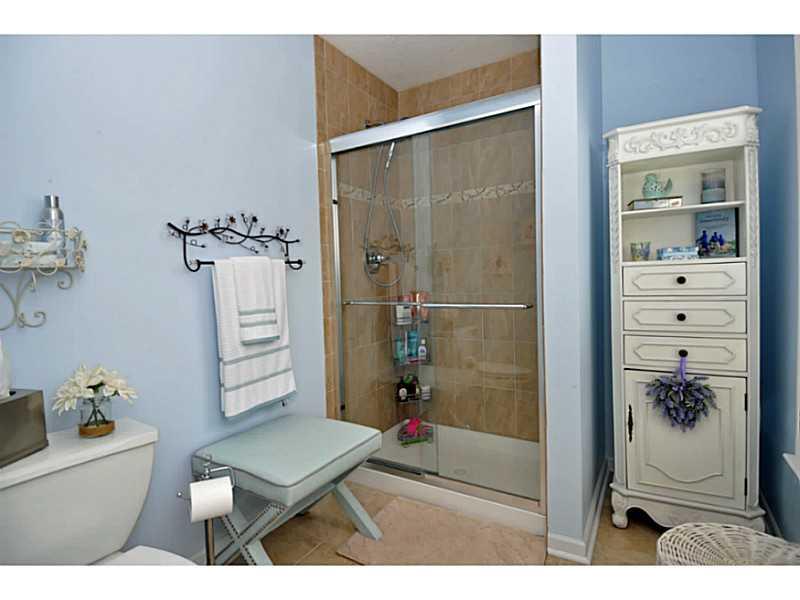 1088 Rural Ridge Drive Cheswick, PA 15024 - Photo 14 of 21 Master Bath/Spa.