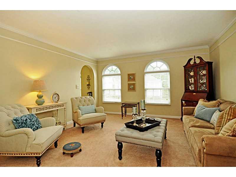 1088 Rural Ridge Drive Cheswick, PA 15024 - Photo 3 of 21 Living Room.