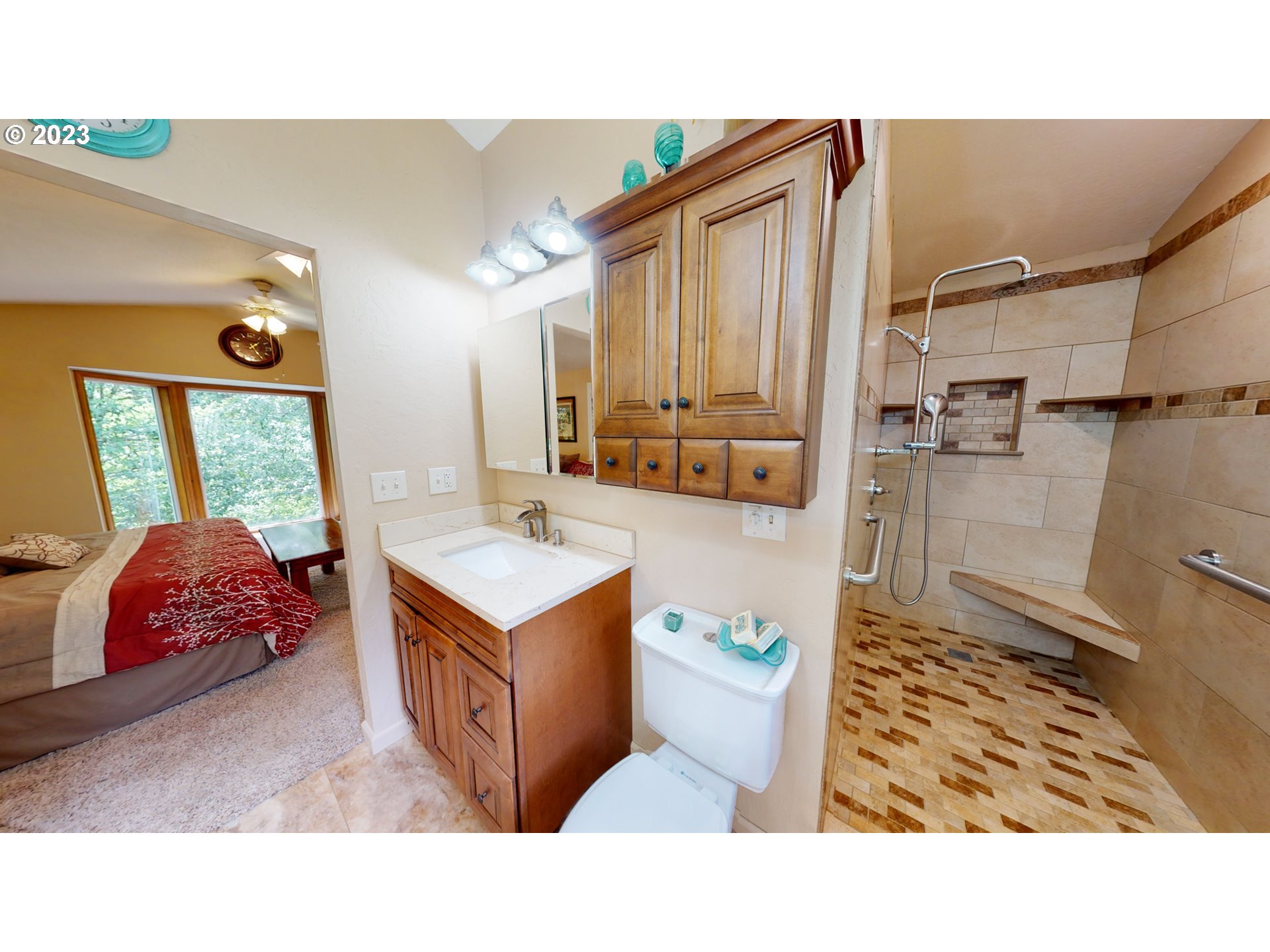 13141 Driver Valley Road Oakland, OR 97462 - Photo 31 of 48 a bathroom with a sink a vanity and mirror