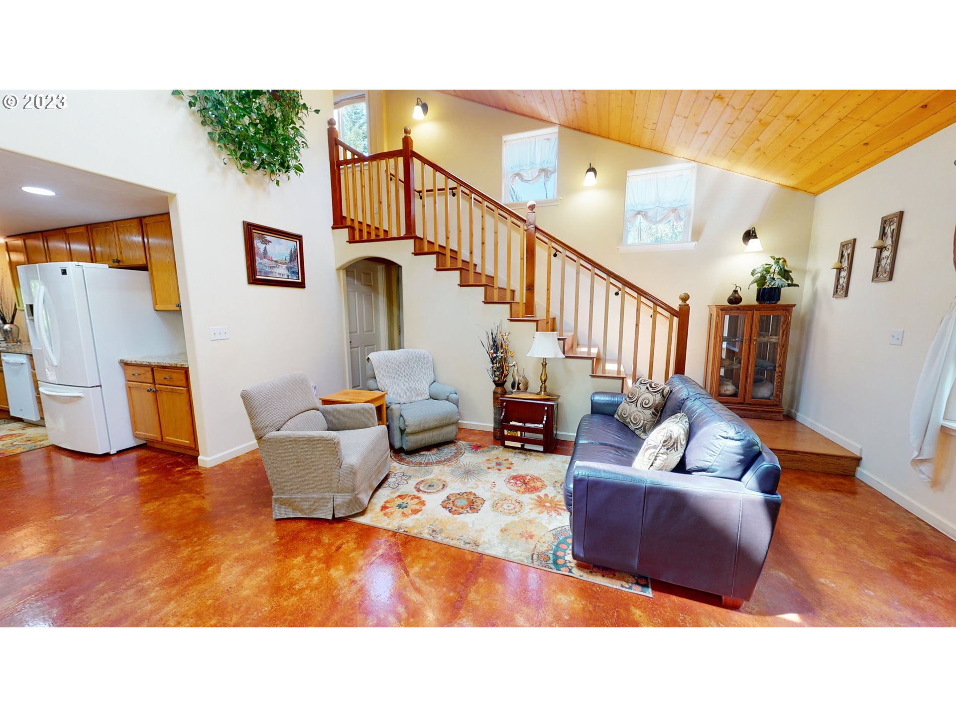 13141 Driver Valley Road Oakland, OR 97462 - Photo 4 of 48 a living room with furniture and rug