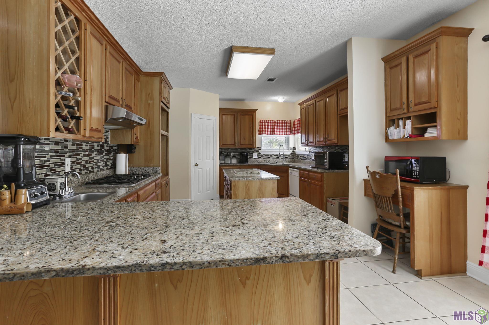 9916 Blakemore Avenue Baton Rouge, LA 70810 - Photo 11 of 16 Gallery Image 11