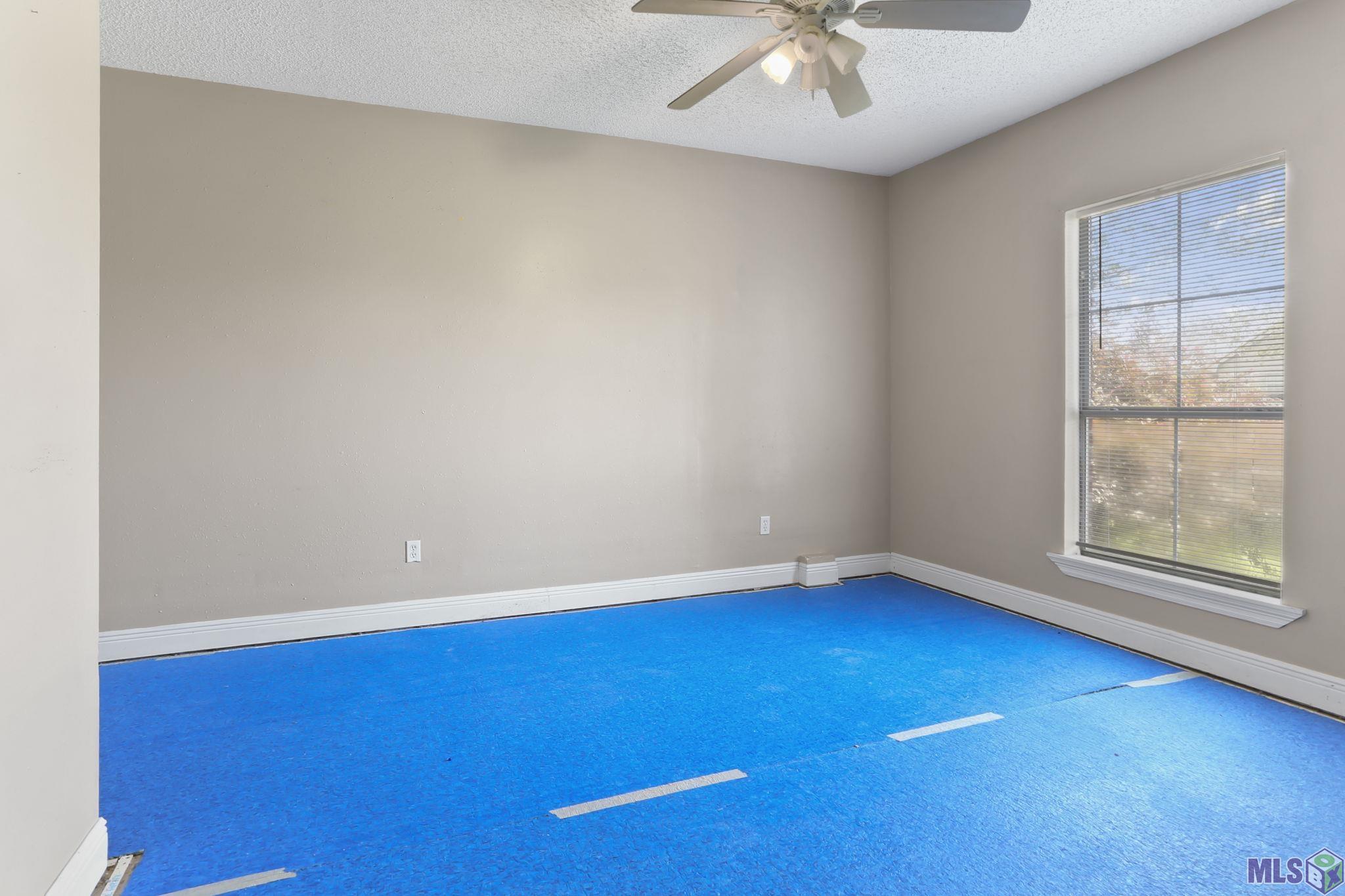 9916 Blakemore Avenue Baton Rouge, LA 70810 - Photo 15 of 16 Additional bedroom needing new flooring