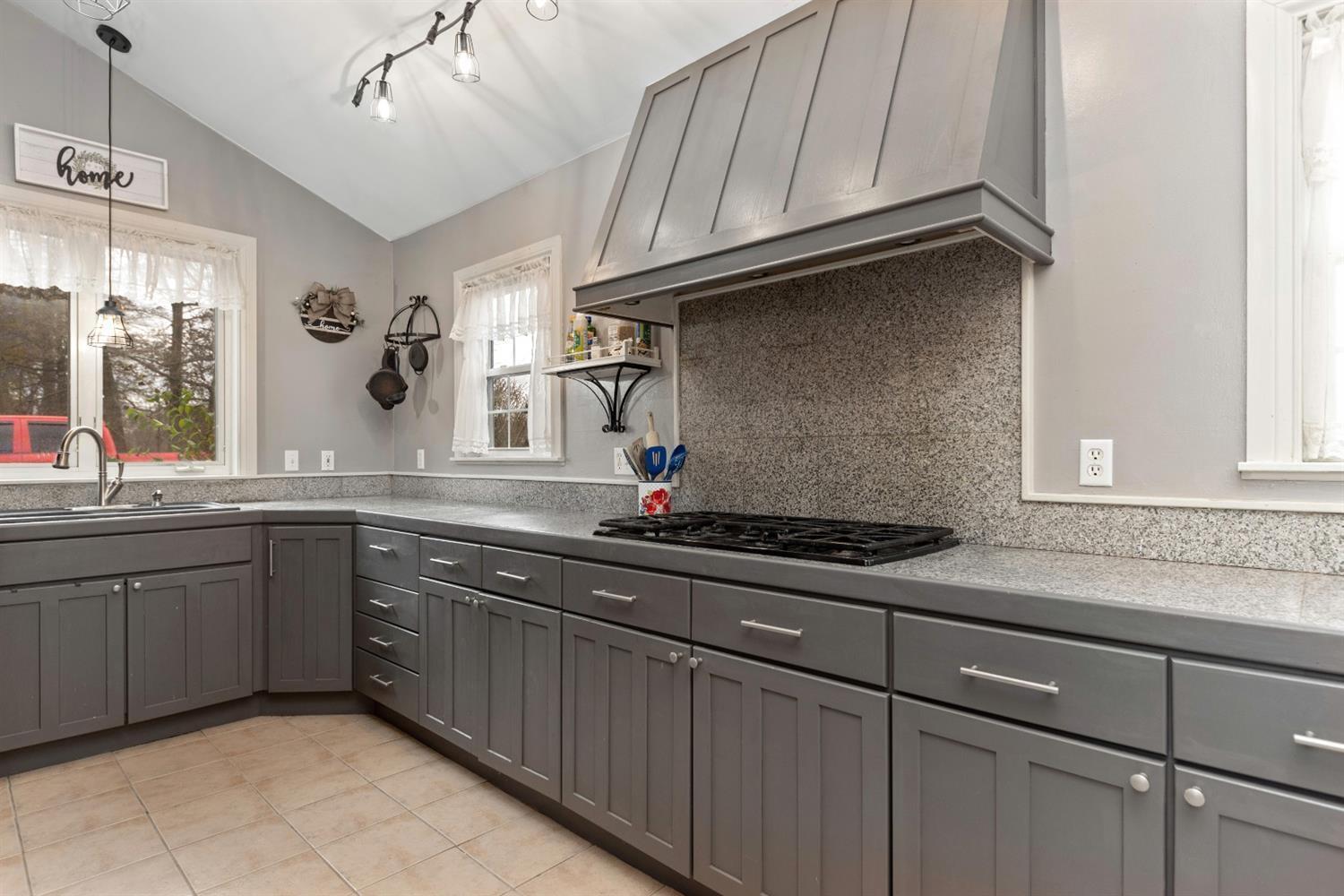 2044 Hunt Road Blanchester, OH 45107 - Photo 11 of 29 Gallery Image 11