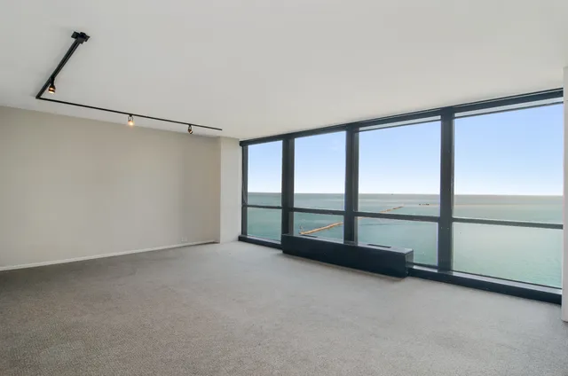 $280,000 | 910 North Lake Shore Drive, Unit 1415, Chicago, IL 60611