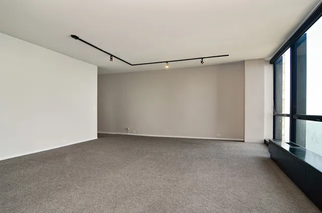 $280,000 | 910 North Lake Shore Drive, Unit 1415, Chicago, IL 60611