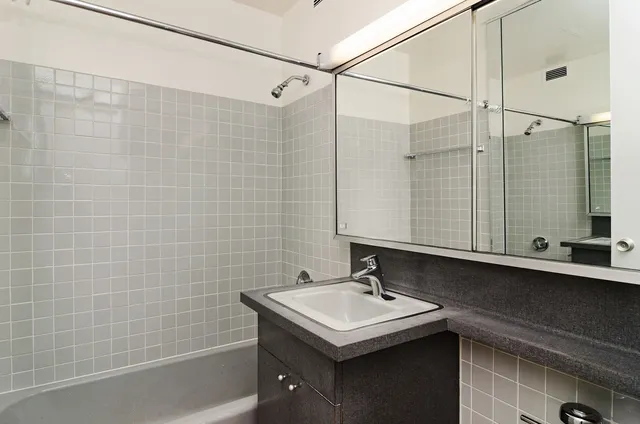 $280,000 | 910 North Lake Shore Drive, Unit 1415, Chicago, IL 60611