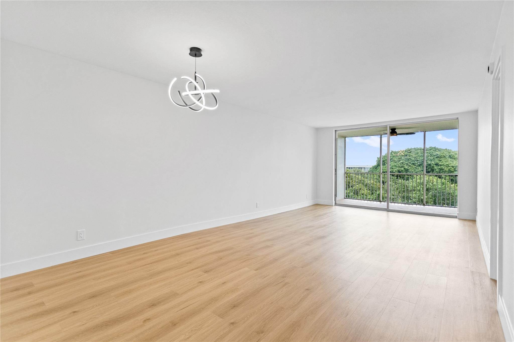 3000 South Course Drive, Unit 607 Pompano Beach, FL 33069 - Photo 16 of 36 Spacious Living/Dining