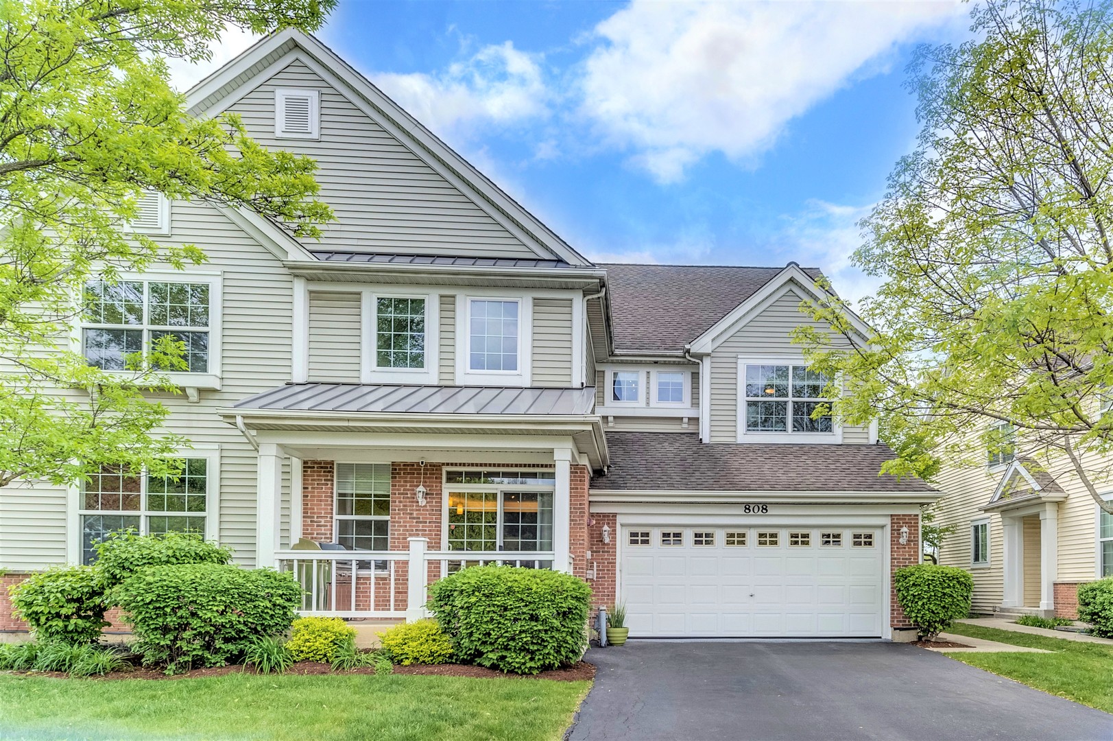 808 Linden Circle Hoffman Estates, IL 60169 - Photo 1 of 31