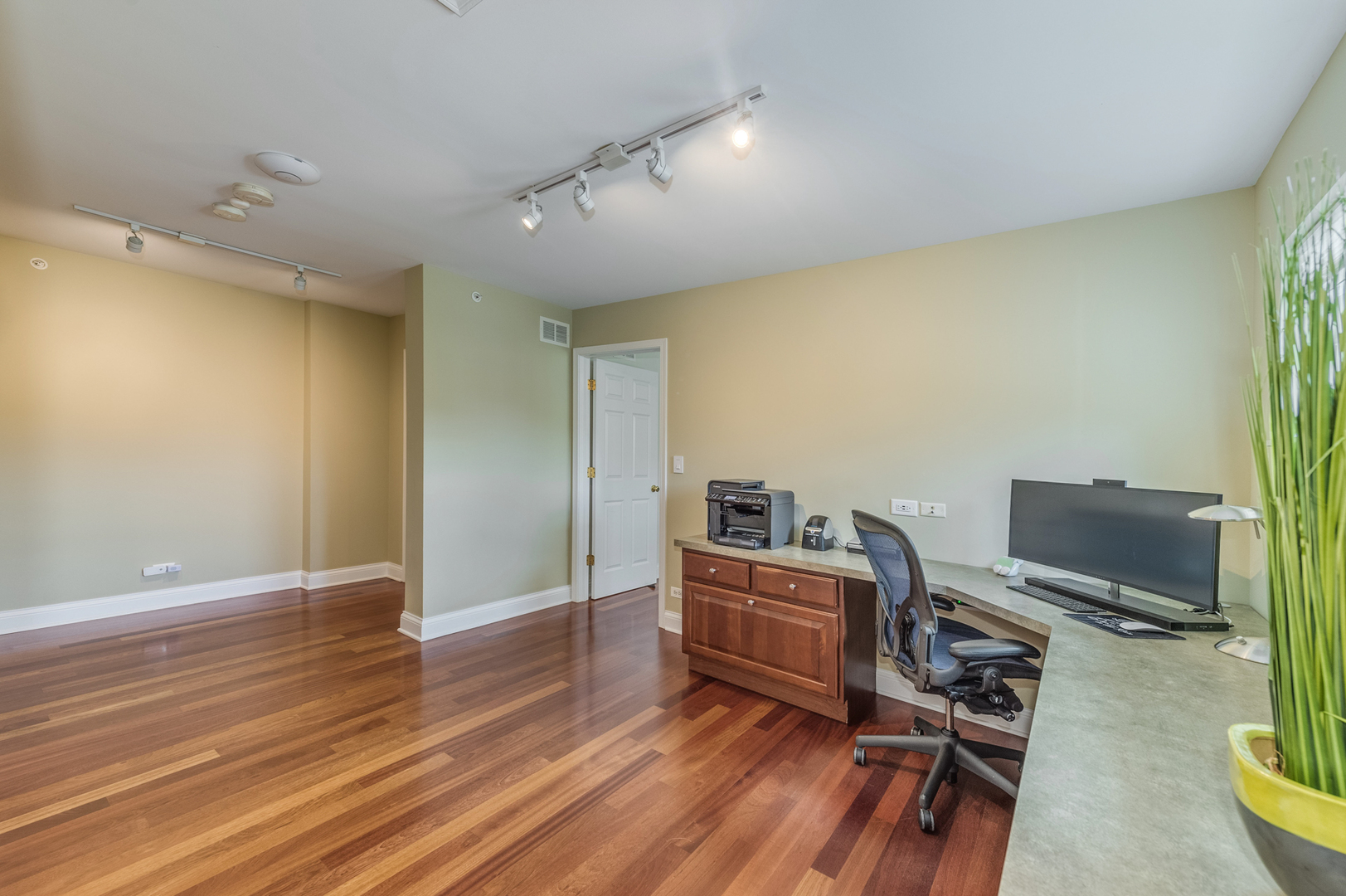808 Linden Circle Hoffman Estates, IL 60169 - Photo 16 of 31