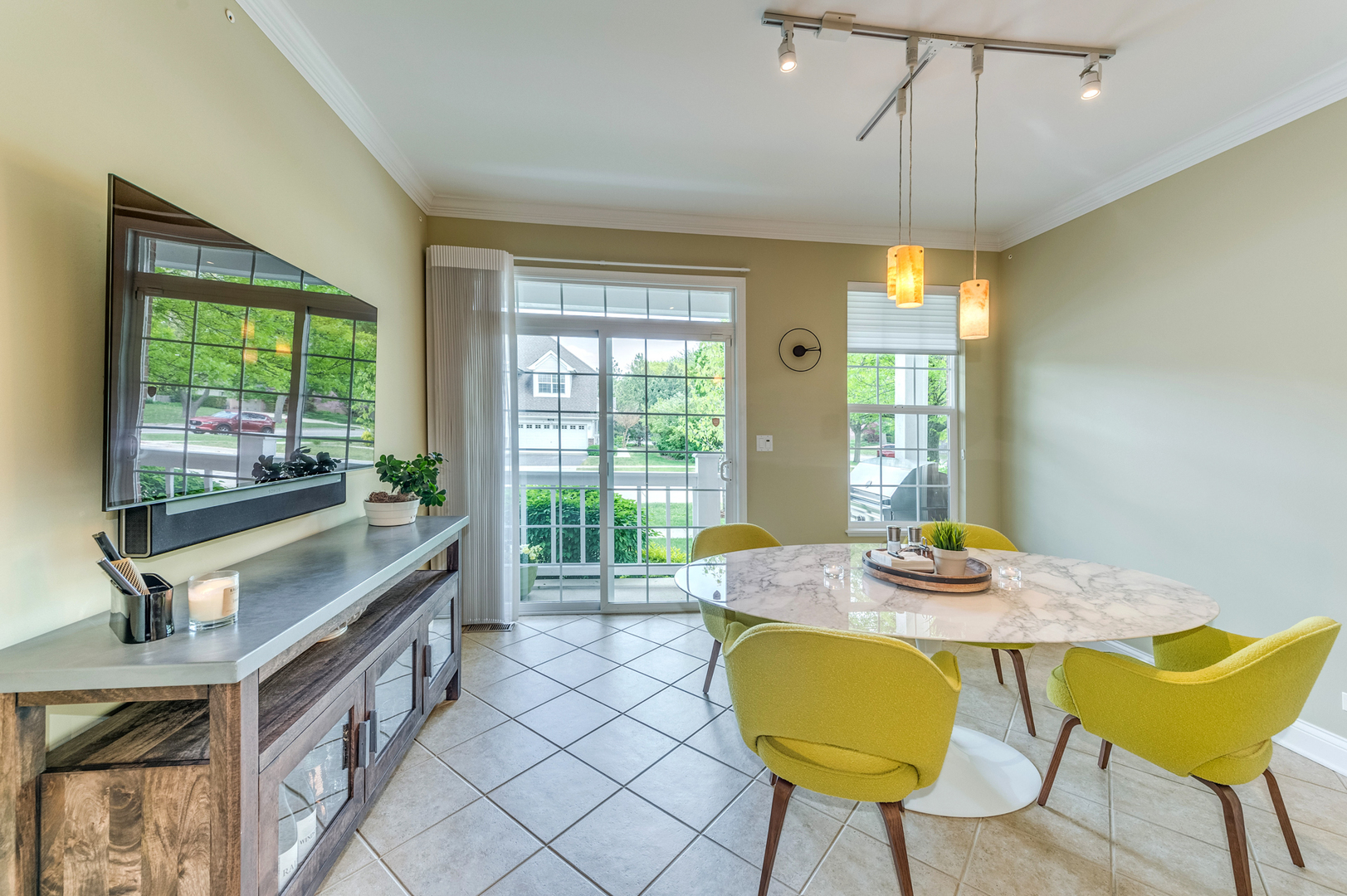 808 Linden Circle Hoffman Estates, IL 60169 - Photo 9 of 31